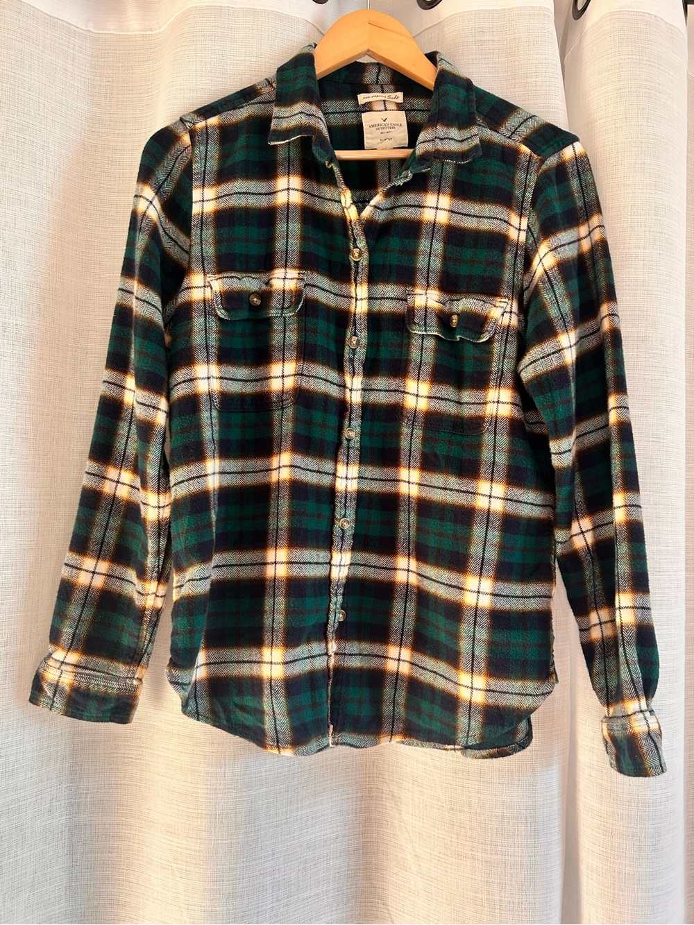 American Eagle Outfitters Plaid Flannel - Size L, fits like S